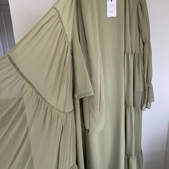 SOLD. Zahraa the label abaya /dress/gown - Picture 7 of 8